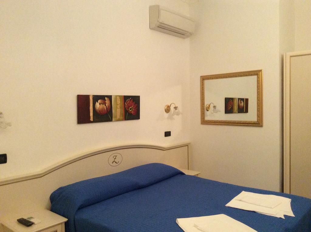 Hotel La Zorza Riomaggiore Zimmer foto